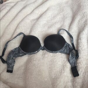 New, without tag Elegant Black and Gray Leopard Print Bra